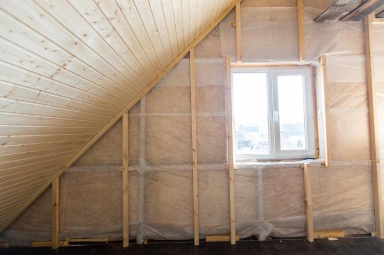 Isolation de toiture à Bailleul : intérieure ou extérieure ?
